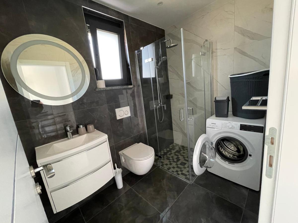 Vila Softic Azra Umag Exteriör bild