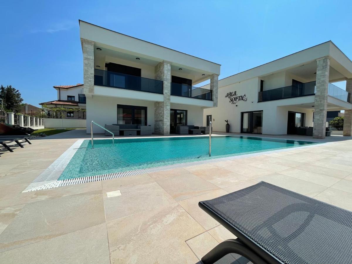 Vila Softic Azra Umag Exteriör bild